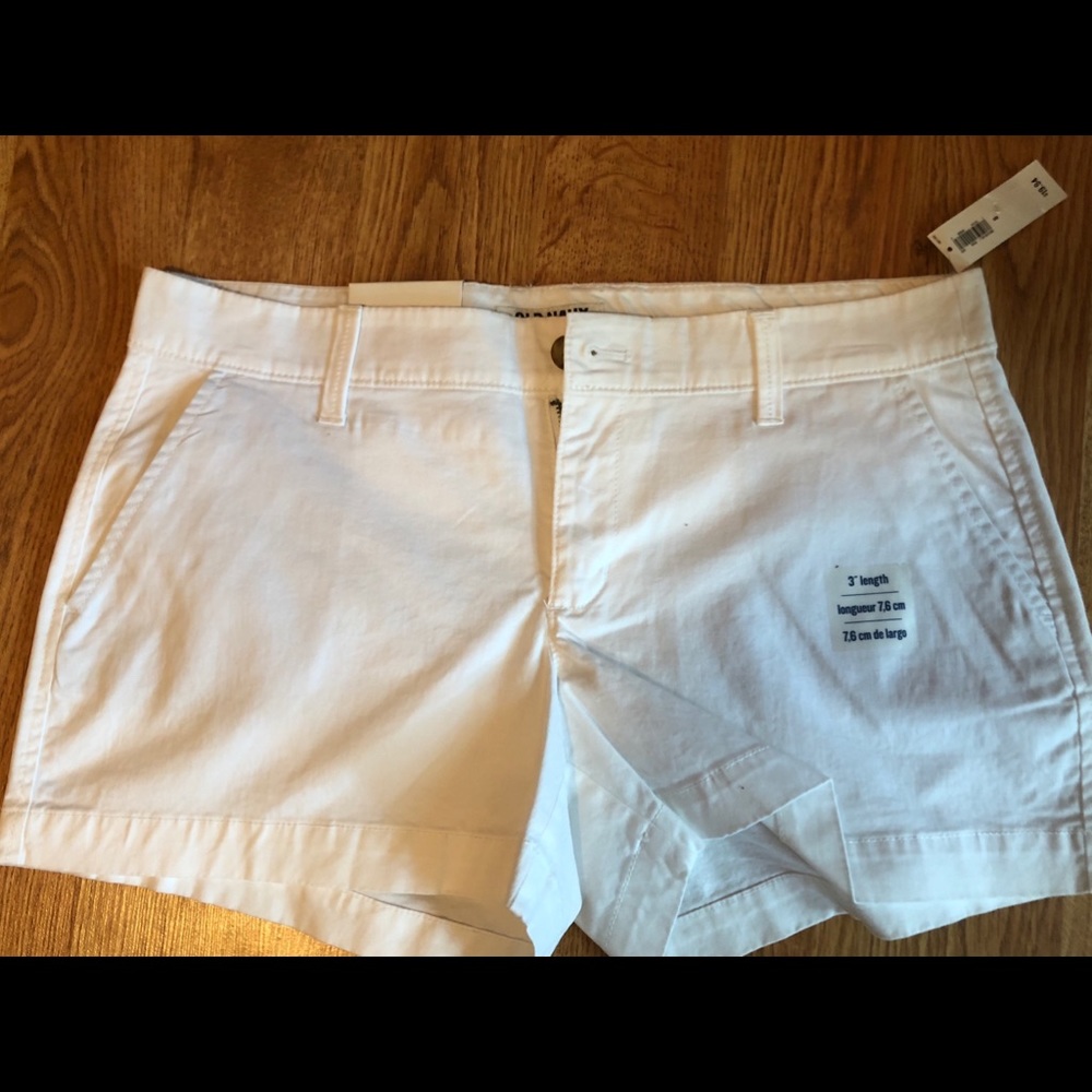 Old Navy White Shorts. BNWT